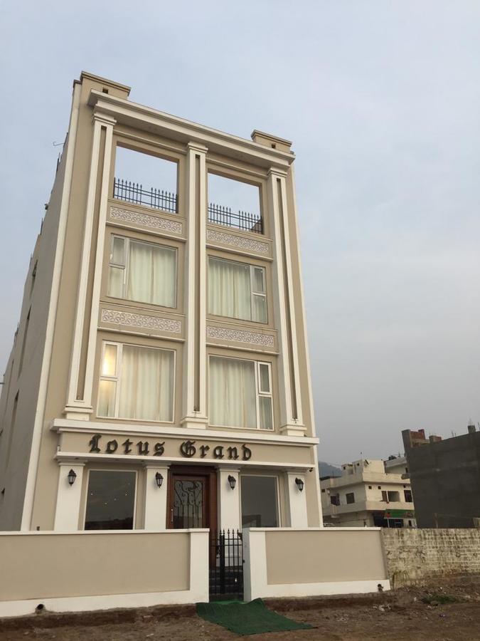 Lotus Grand Akm 호텔 Kālka 외부 사진